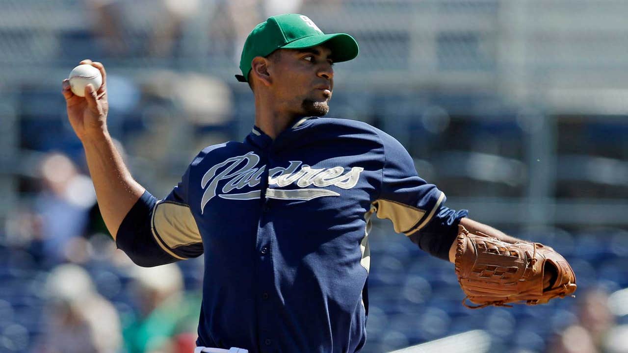 Padres fall to Rockies 9-7